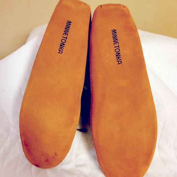 Women’s Minnetonka moccasin slippers size 9 (fits like 8.5) - Picture 7 of 7